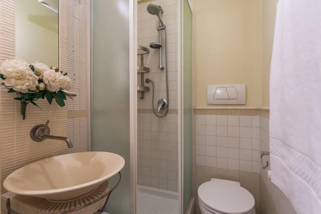 Borgo Pio - Quite And Spacious Apt Rome Exterior photo